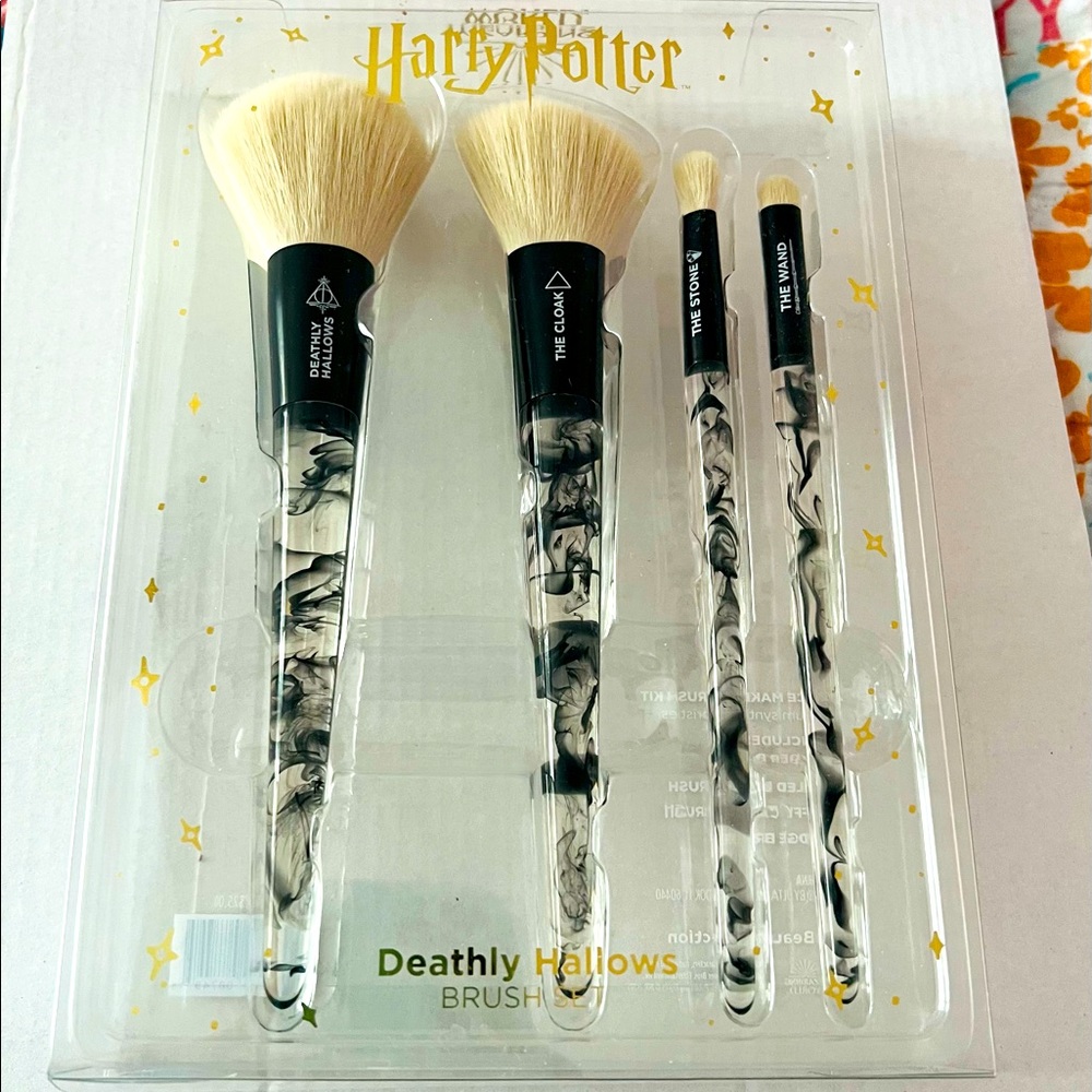 Harry Potter Deathly Hallows Brush Set-**Sealed package**